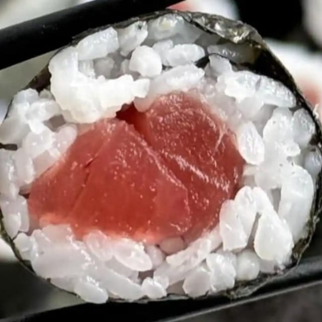 Tuna Roll.
